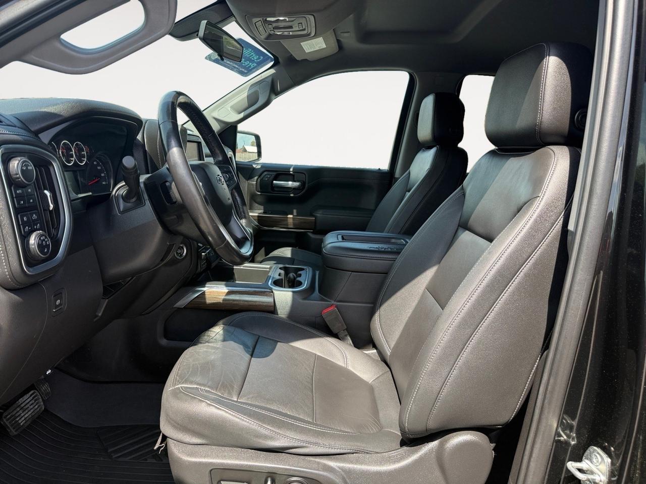 2021 Chevrolet Silverado 1500 RST, APPLE CARPLAY/ANDROID AUTO, BOSE SPEAKERS, WIFI, POWER SLIDING REAR WINDOW, UNIVERSAL GARAGE DOOR OPENER, BACKUP CAMERA, REMOTE START, TOW PACKAGE, TOW HOOKS, BED LINER, ONLY 1 OWNER!