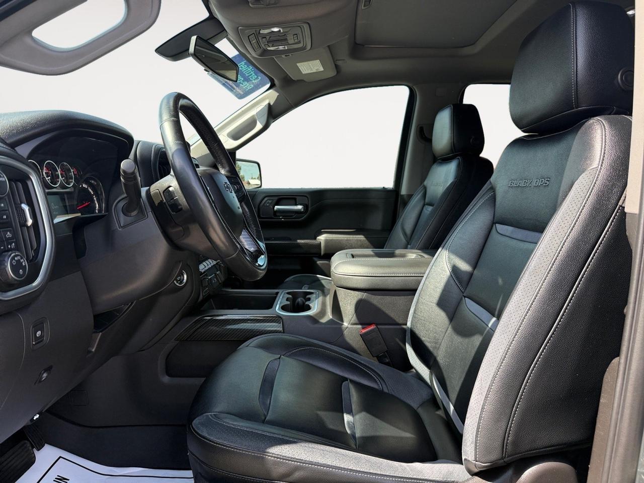 2021 Chevrolet Silverado 1500 RST, HEATED SEATS, POWER RUNNING BOARDS, BED LINER, TOW HOOKS, TOW PACKAGE, POWER SLIDING REAR WINDOW, POWER MIRRORS, SUNROOF, APPLE CARPLAY/ANDROID AUTO, UNIVERSAL GARAGE DOOR OPENER, CLEAN CARFAX!