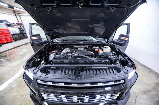 2021 Chevrolet Silverado 2500HD 4x4 Crew Cab LTZ Carhartt Edition Diesel Leather Roof Nav Red Deer AB