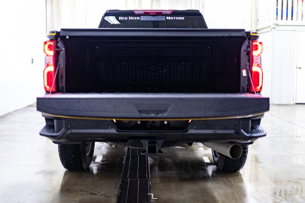 2021 Chevrolet Silverado 2500HD 4x4 Crew Cab LTZ Carhartt Edition Diesel Leather Roof Nav Red Deer AB