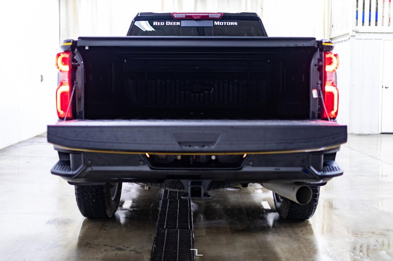 2021 Chevrolet Silverado 2500HD 4x4 Crew Cab LTZ Carhartt Edition Diesel Leather Roof Nav Red Deer AB