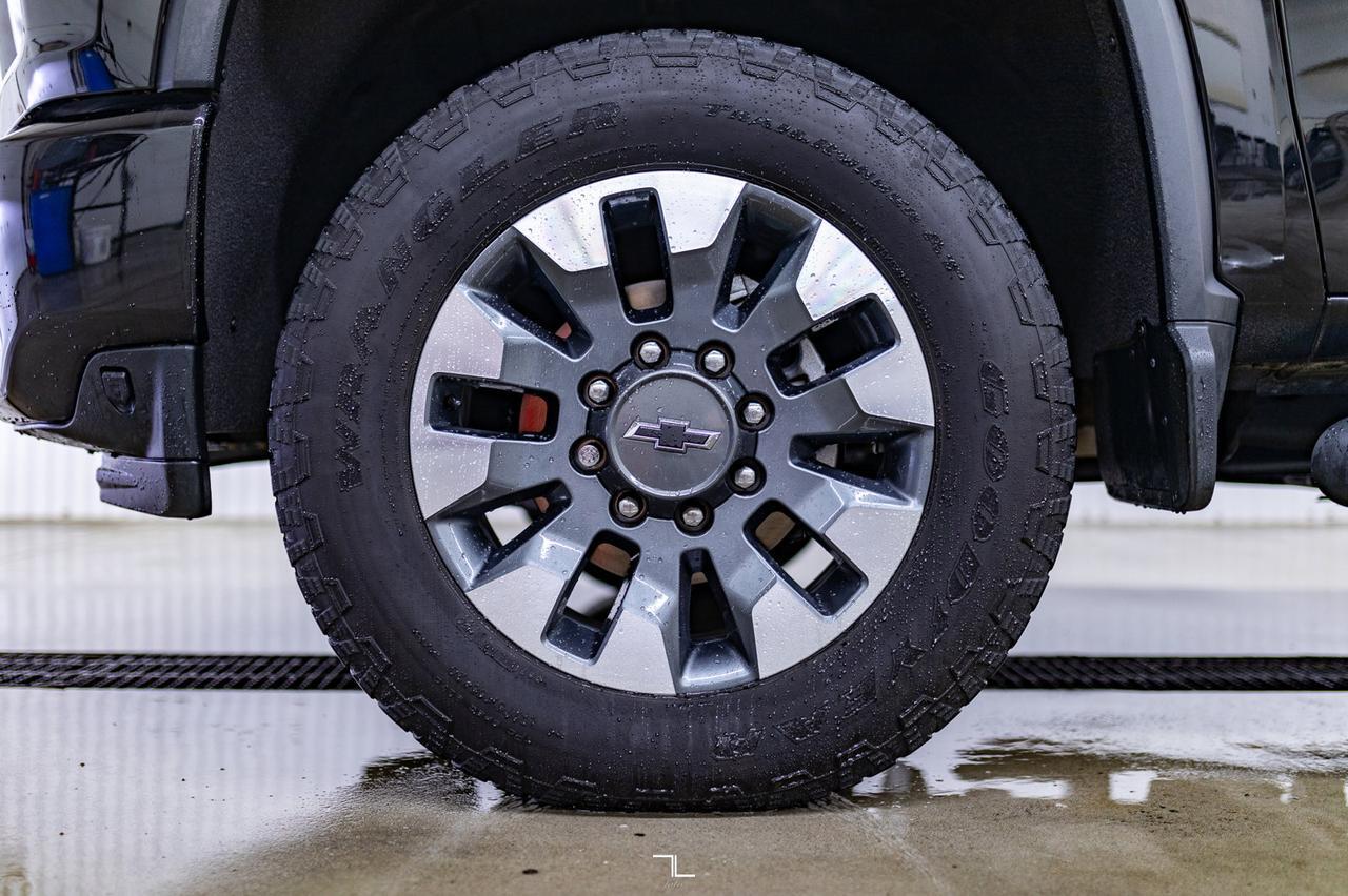 2021 Chevrolet Silverado 2500HD 4x4 Crew Cab LTZ Carhartt Edition Diesel Leather Roof Nav Red Deer AB