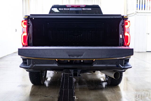 2021 Chevrolet Silverado 2500HD 4x4 Crew Cab LTZ Carhartt Edition Diesel Leather Roof Nav Red Deer AB