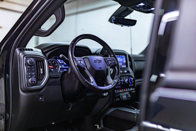 2021 Chevrolet Silverado 2500HD 4x4 Crew Cab LTZ Carhartt Edition Diesel Leather Roof Nav Red Deer AB