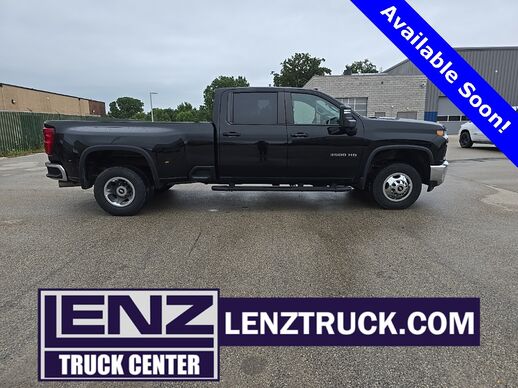 2021_Chevrolet_Silverado 3500HD_4x4 Crew Cab LT_ Fond du Lac WI