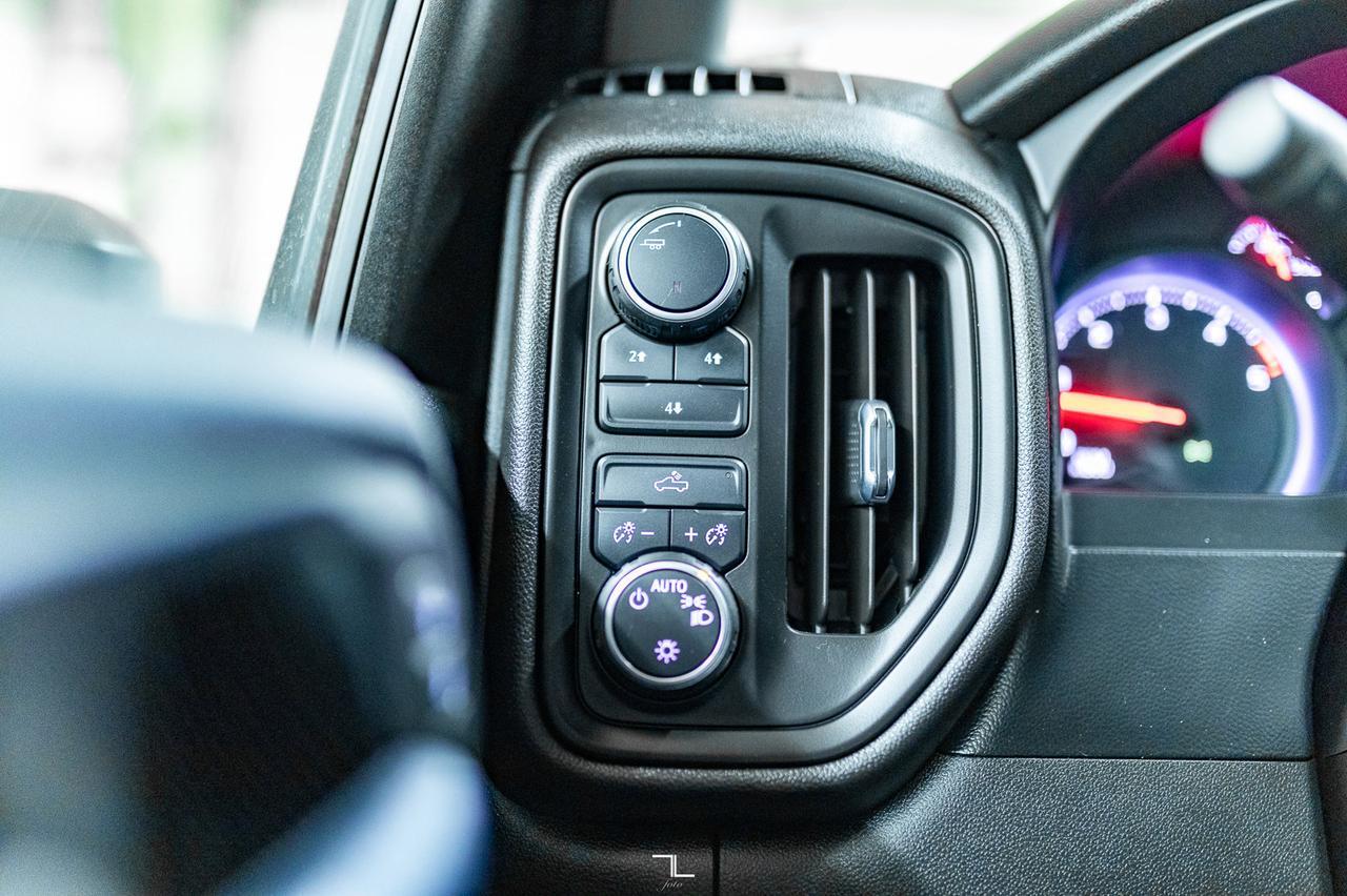 2021 Chevrolet Silverado 3500HD 4x4 Crew Cab LT Longbox Diesel BCam Red Deer AB