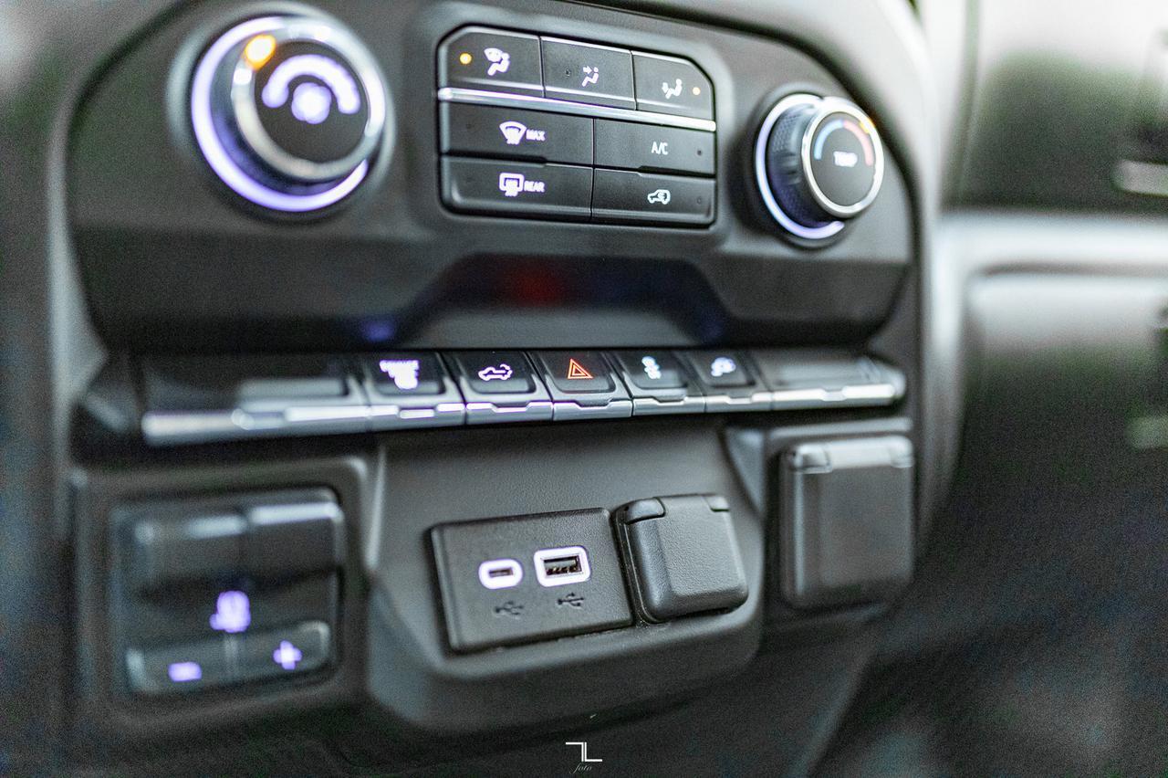 2021 Chevrolet Silverado 3500HD 4x4 Crew Cab LT Longbox Diesel BCam Red Deer AB