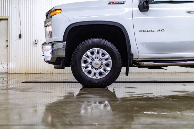 2021 Chevrolet Silverado 3500HD 4x4 Crew Cab LT Z71 Longbox Diesel BCam Red Deer AB