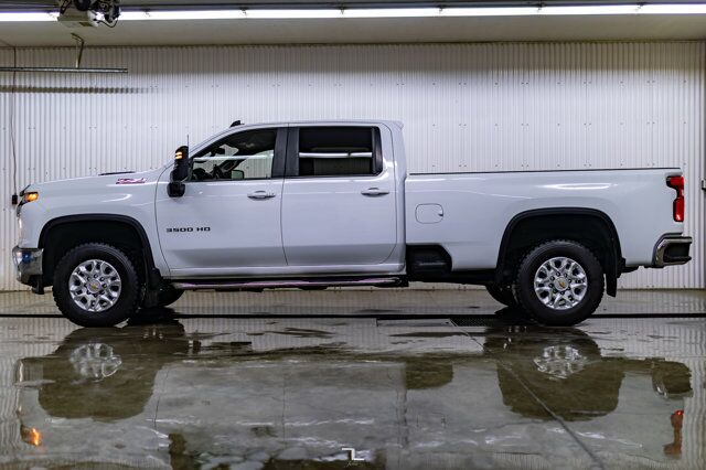 2021 Chevrolet Silverado 3500HD 4x4 Crew Cab LT Z71 Longbox Diesel BCam Red Deer AB
