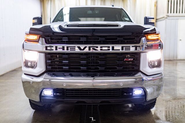 2021 Chevrolet Silverado 3500HD 4x4 Crew Cab LT Z71 Longbox Diesel BCam Red Deer AB