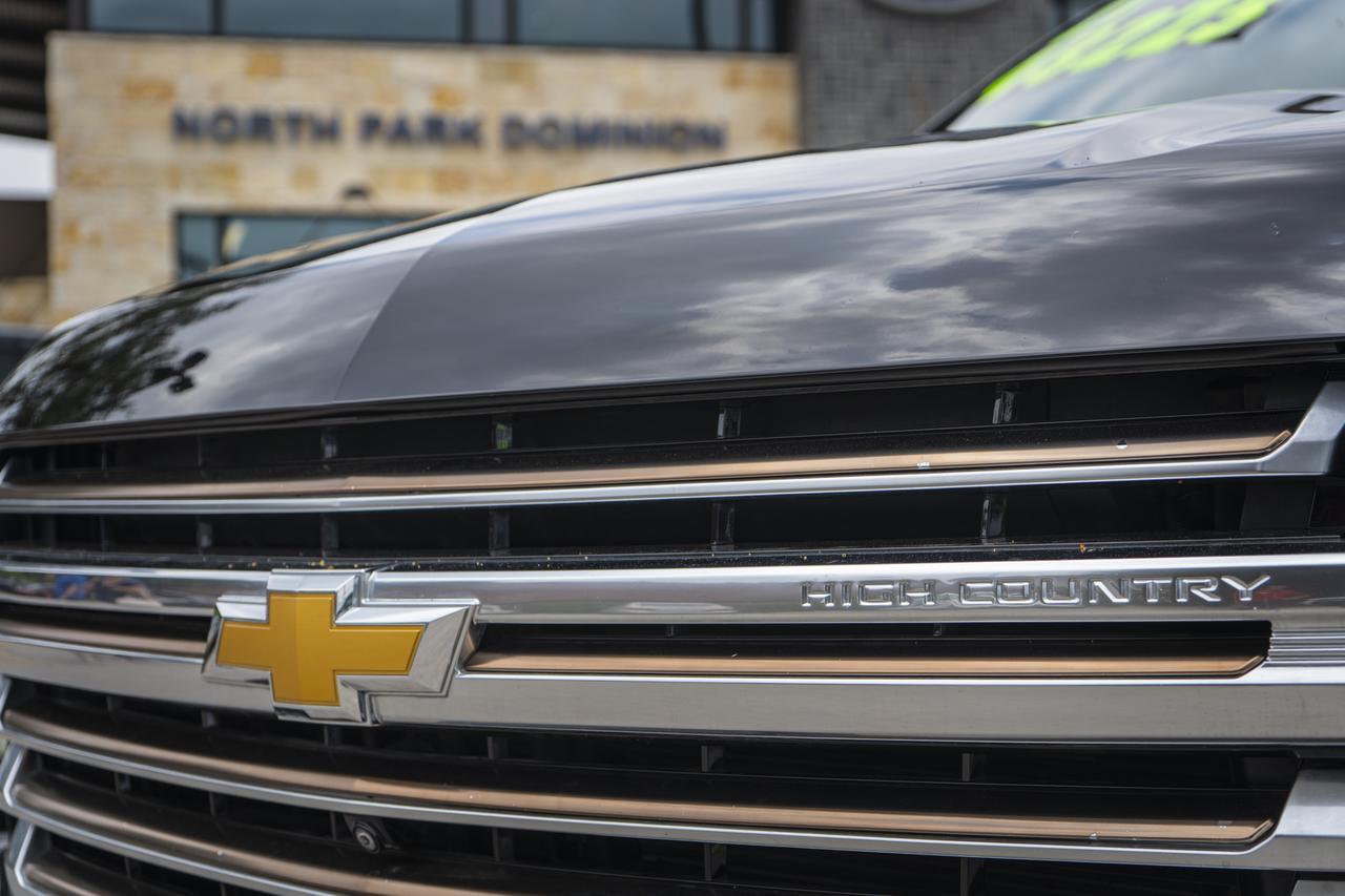 2021 Chevrolet Suburban High Country