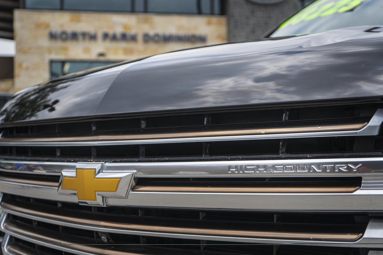 2021 Chevrolet Suburban High Country