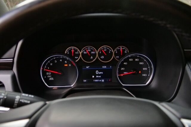 2021 Chevrolet Suburban LT 4WD / Panoramic Sunroof / Third Row / V8! High Point NC