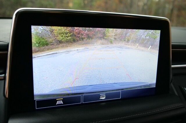 2021 Chevrolet Suburban LT 4WD / Panoramic Sunroof / Third Row / V8! High Point NC