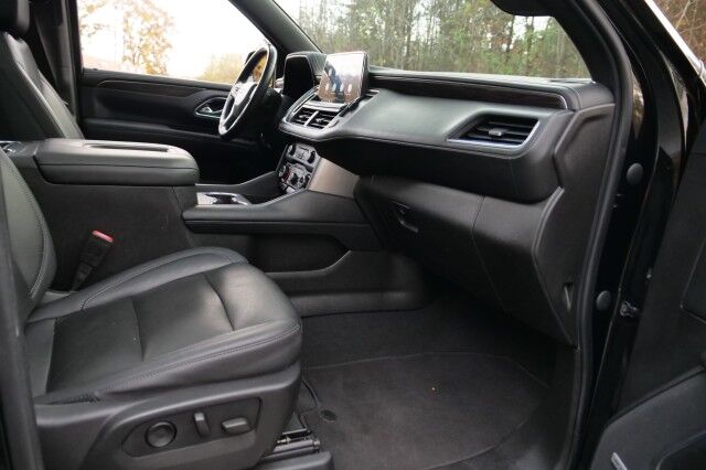 2021 Chevrolet Suburban LT 4WD / Panoramic Sunroof / Third Row / V8! High Point NC