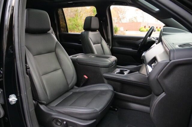 2021 Chevrolet Suburban LT 4WD / Panoramic Sunroof / Third Row / V8! High Point NC