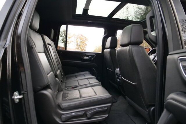 2021 Chevrolet Suburban LT 4WD / Panoramic Sunroof / Third Row / V8! High Point NC