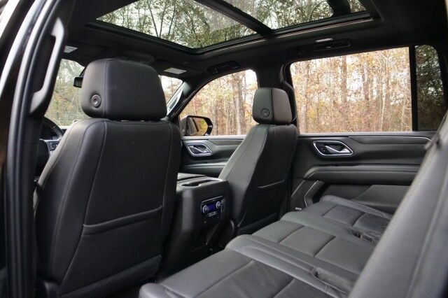 2021 Chevrolet Suburban LT 4WD / Panoramic Sunroof / Third Row / V8! High Point NC