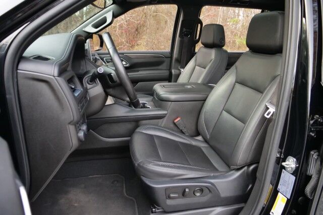 2021 Chevrolet Suburban LT 4WD / Panoramic Sunroof / Third Row / V8! High Point NC