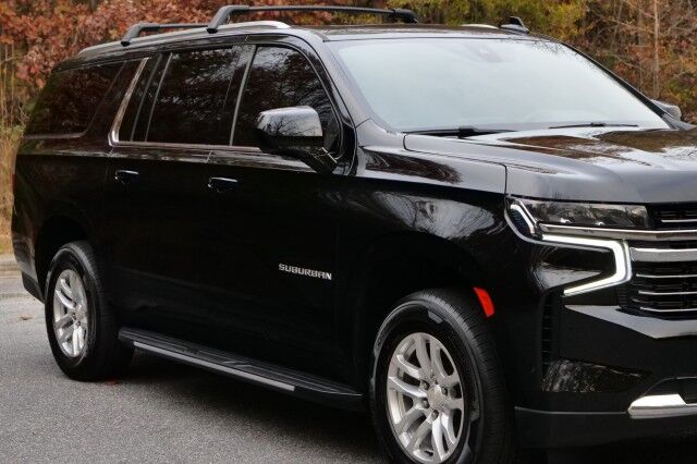 2021 Chevrolet Suburban LT 4WD / Panoramic Sunroof / Third Row / V8! High Point NC