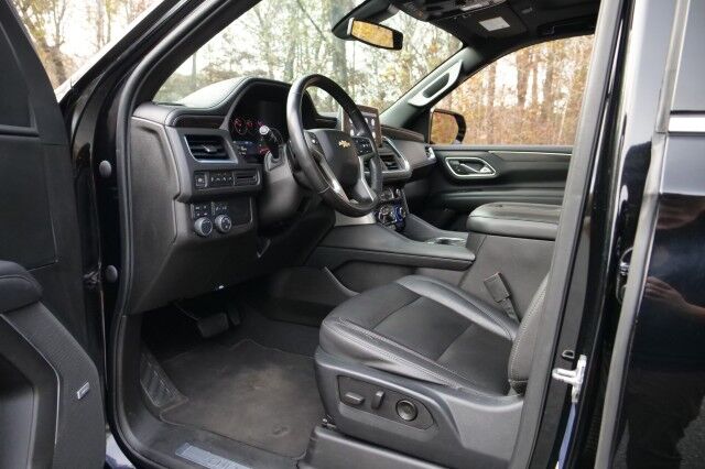 2021 Chevrolet Suburban LT 4WD / Panoramic Sunroof / Third Row / V8! High Point NC