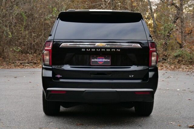 2021 Chevrolet Suburban LT 4WD / Panoramic Sunroof / Third Row / V8! High Point NC