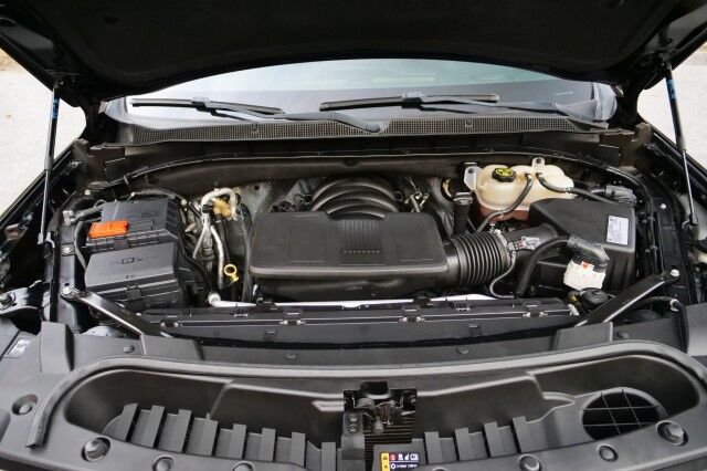 2021 Chevrolet Suburban LT 4WD / Panoramic Sunroof / Third Row / V8! High Point NC