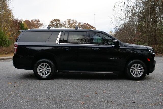 2021 Chevrolet Suburban LT 4WD / Panoramic Sunroof / Third Row / V8! High Point NC