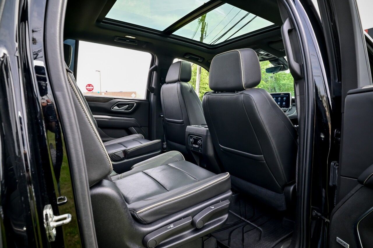 2021 Chevrolet Suburban Premier photo 25