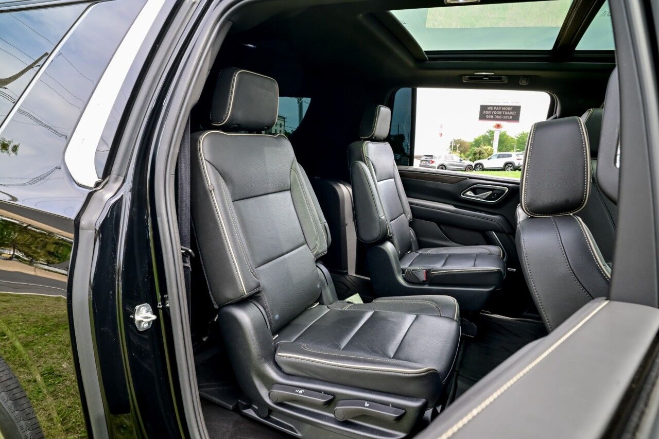 2021 Chevrolet Suburban Premier photo 26