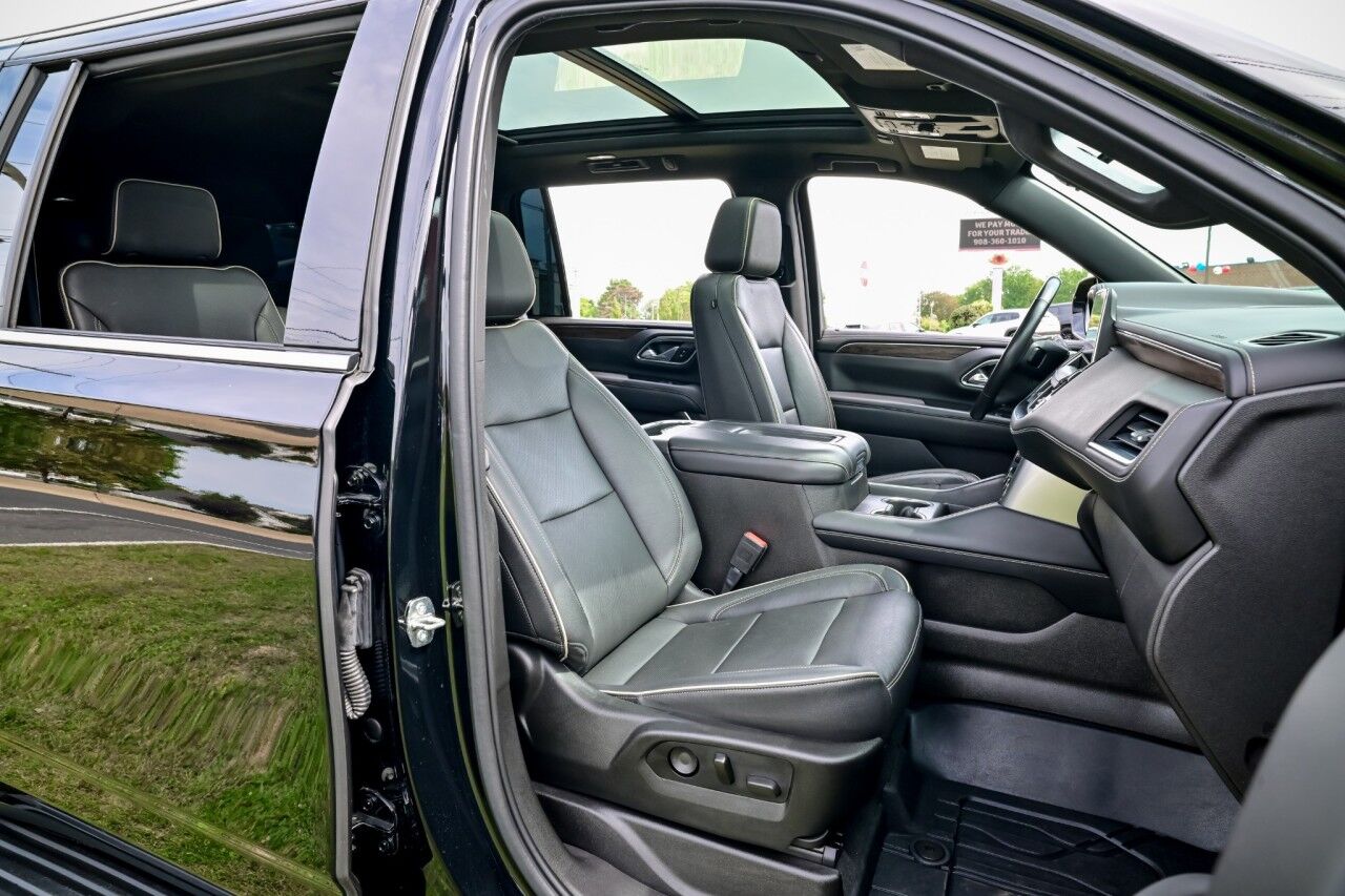 2021 Chevrolet Suburban Premier photo 30