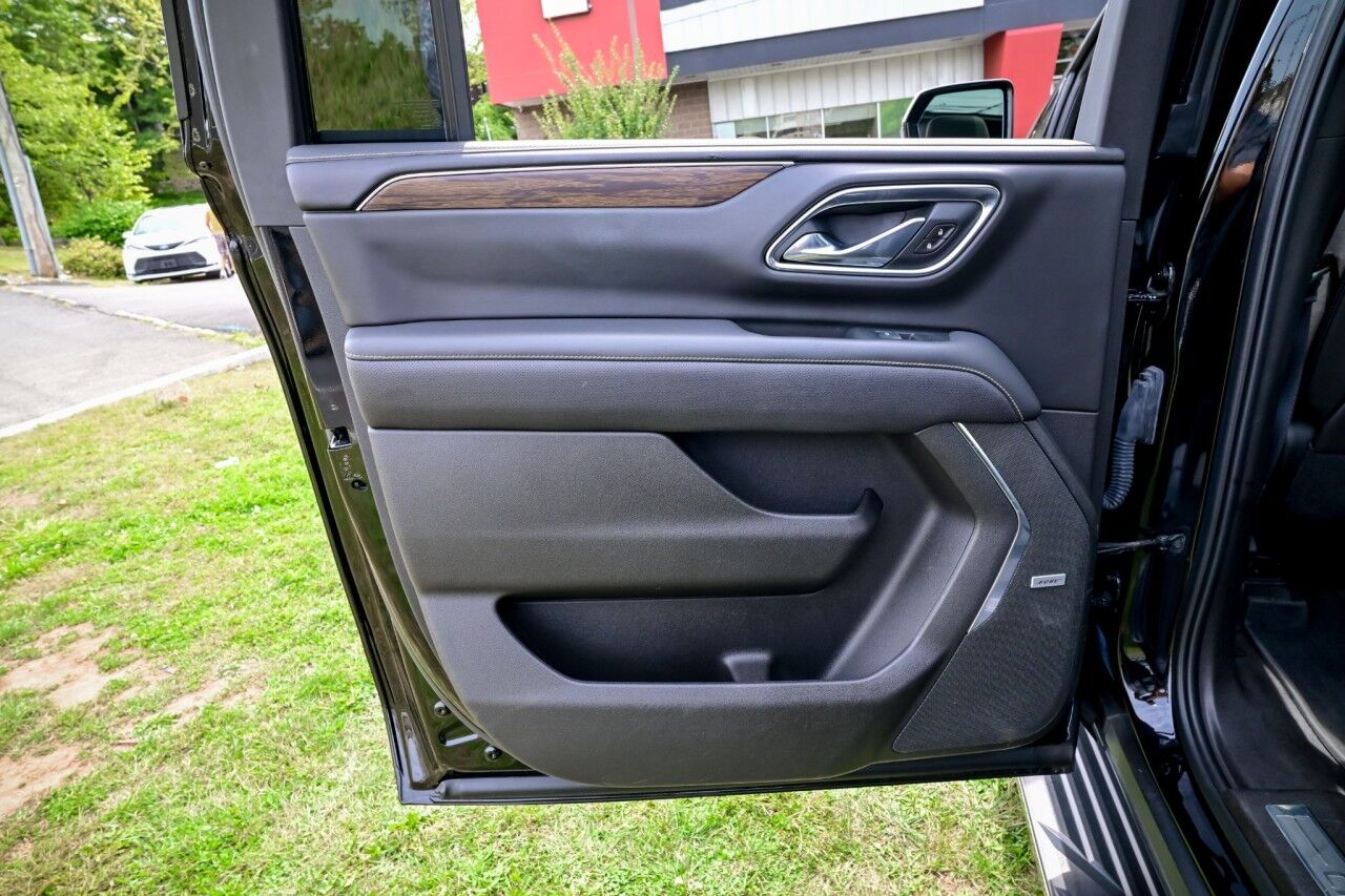 2021 Chevrolet Suburban Premier photo 23