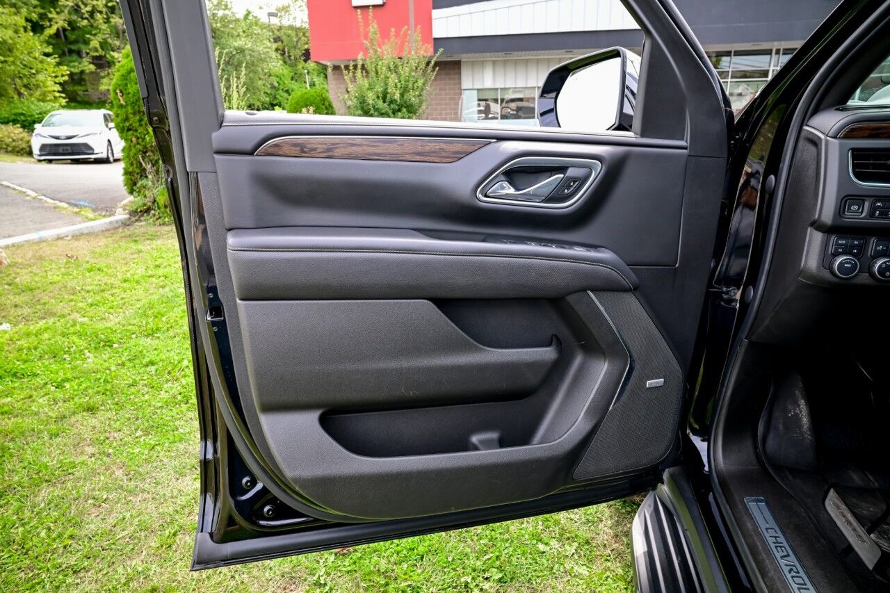 2021 Chevrolet Suburban Premier photo 16