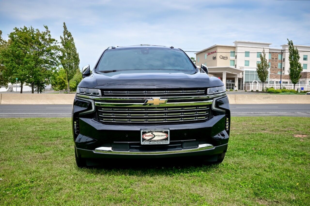 2021 Chevrolet Suburban Premier photo 2