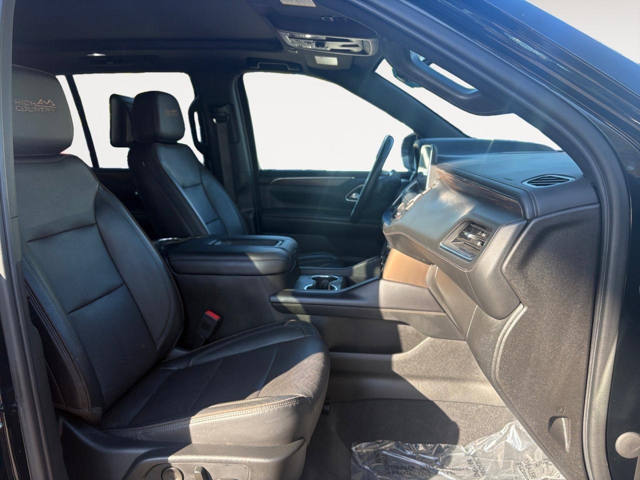 2021 Chevrolet Tahoe High Country, POWER RUNNING BOARDS, BLIND SPOT ALERT, LANE KEEP ASSIST, HEADS-UP DISPLAY, AUTO START/STOP, 360 BACKUP CAMERA, PANORAMIC MOONROOF, APPLE CARPLAY/ANDROID AUTO, POWER 3RD ROW, POWER LIFTGATE, ONLY 1 OWNER, CLEAN CARFAX, TAKE HOME THIS TA Virginia Beach VA