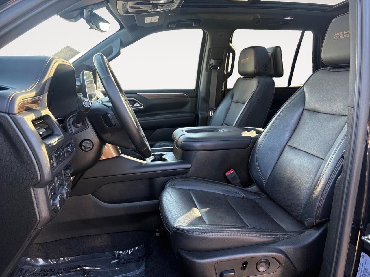 2021 Chevrolet Tahoe High Country, POWER RUNNING BOARDS, BLIND SPOT ALERT, LANE KEEP ASSIST, HEADS-UP DISPLAY, AUTO START/STOP, 360 BACKUP CAMERA, PANORAMIC MOONROOF, APPLE CARPLAY/ANDROID AUTO, POWER 3RD ROW, POWER LIFTGATE, ONLY 1 OWNER, CLEAN CARFAX, TAKE HOME THIS TA Virginia Beach VA