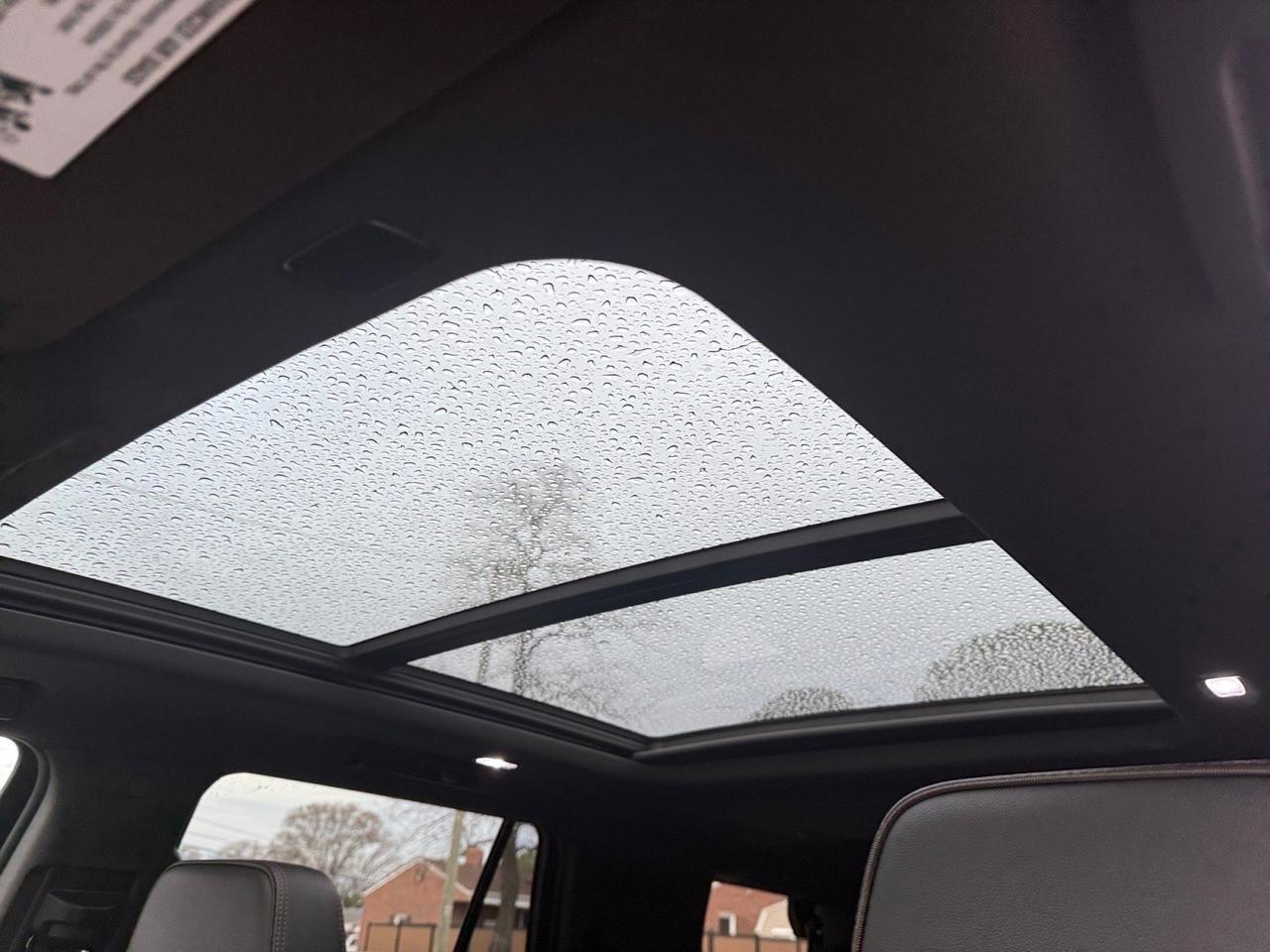 2021 Chevrolet Tahoe RST, 1ST AND 2ND ROW HEATED, BOSE SPEAKERS, APPLE CARPLAY/ANDROID AUTO, MOONROOF, POWER LIFTGATE, REMOTE START, WIFI, POWER MIRRORS, POWER FOLDING MIRRORS, ONLY 1 OWNER, THIS IS A GREAT SUV FOR A GREAT PRICE! Norfolk VA