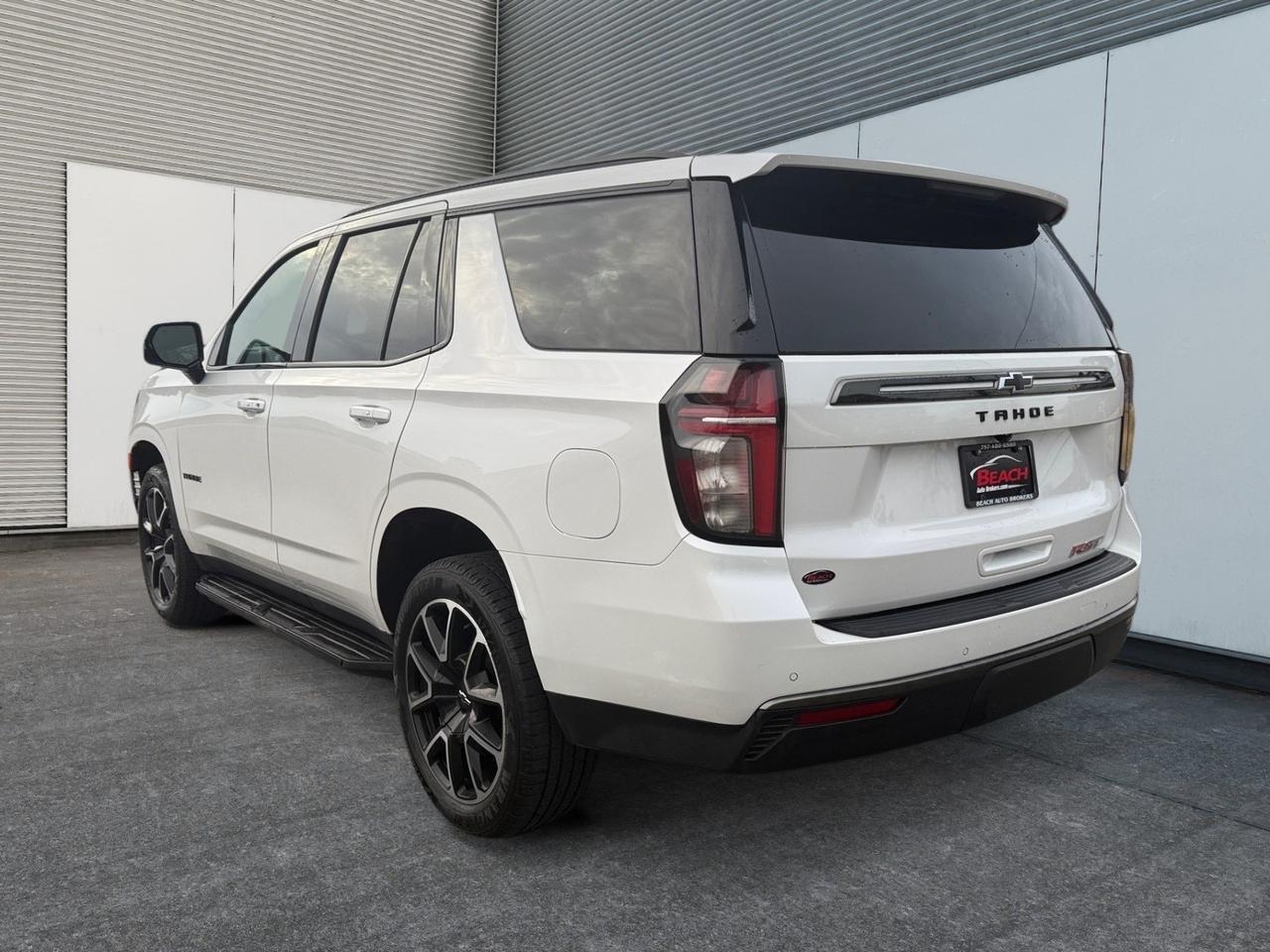 2021 Chevrolet Tahoe RST, 1ST AND 2ND ROW HEATED, BOSE SPEAKERS, APPLE CARPLAY/ANDROID AUTO, MOONROOF, POWER LIFTGATE, REMOTE START, WIFI, POWER MIRRORS, POWER FOLDING MIRRORS, ONLY 1 OWNER, THIS IS A GREAT SUV FOR A GREAT PRICE! Norfolk VA