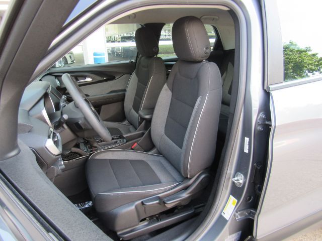 2021 Chevrolet Trailblazer LS photo 13