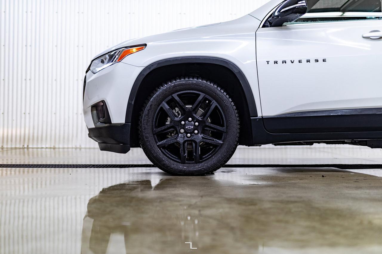 2021 Chevrolet Traverse AWD LT True North Leather Roof Nav Red Deer AB