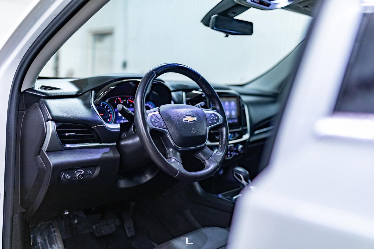 2021 Chevrolet Traverse AWD LT True North Leather Roof Nav Red Deer AB