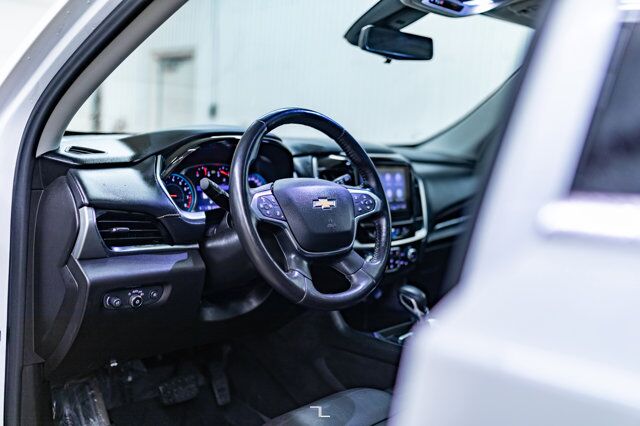 2021 Chevrolet Traverse AWD LT True North Leather Roof Nav Red Deer AB