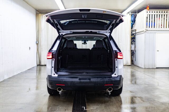 2021 Chevrolet Traverse AWD LT True North Leather Roof Nav Red Deer AB