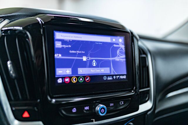 2021 Chevrolet Traverse AWD LT True North Leather Roof Nav Red Deer AB