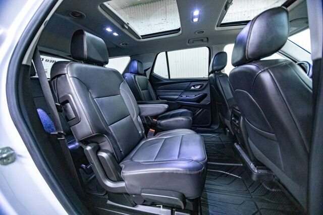 2021 Chevrolet Traverse AWD LT True North Leather Roof Nav Red Deer AB