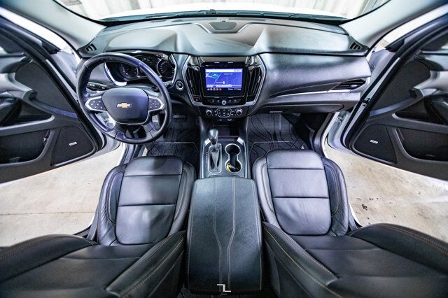 2021 Chevrolet Traverse AWD LT True North Leather Roof Nav Red Deer AB