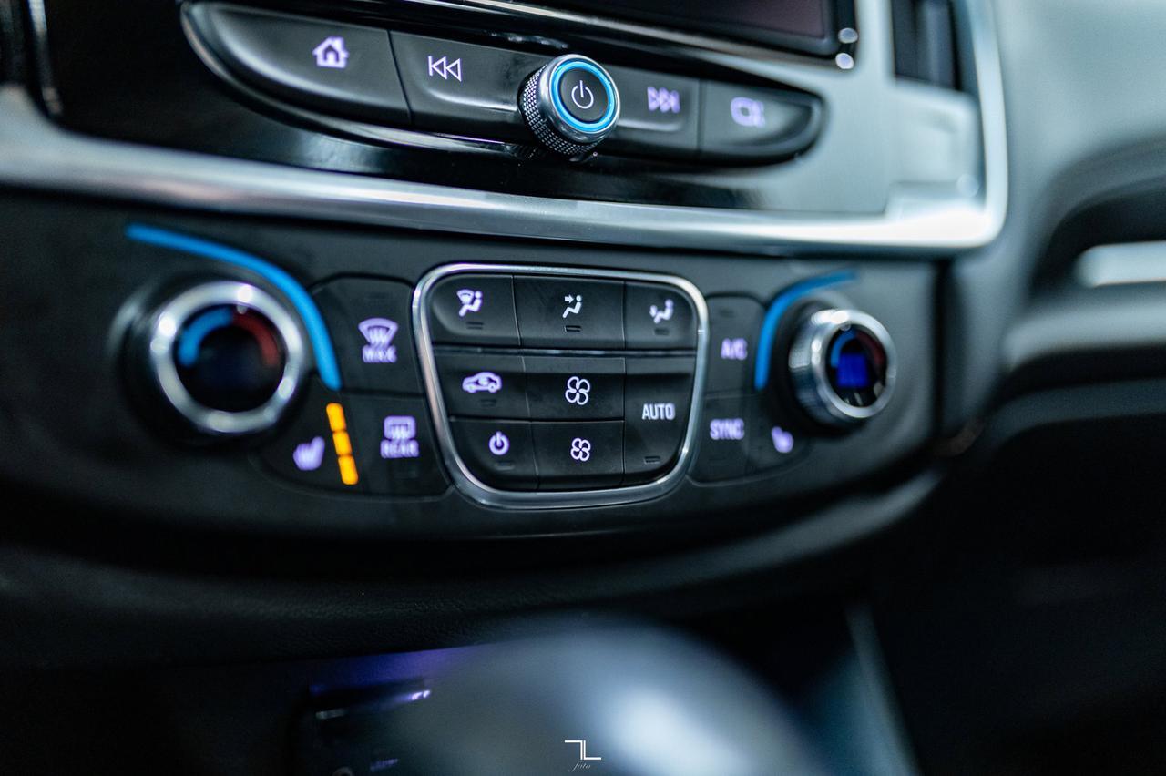 2021 Chevrolet Traverse AWD LT True North Leather Roof Nav Red Deer AB