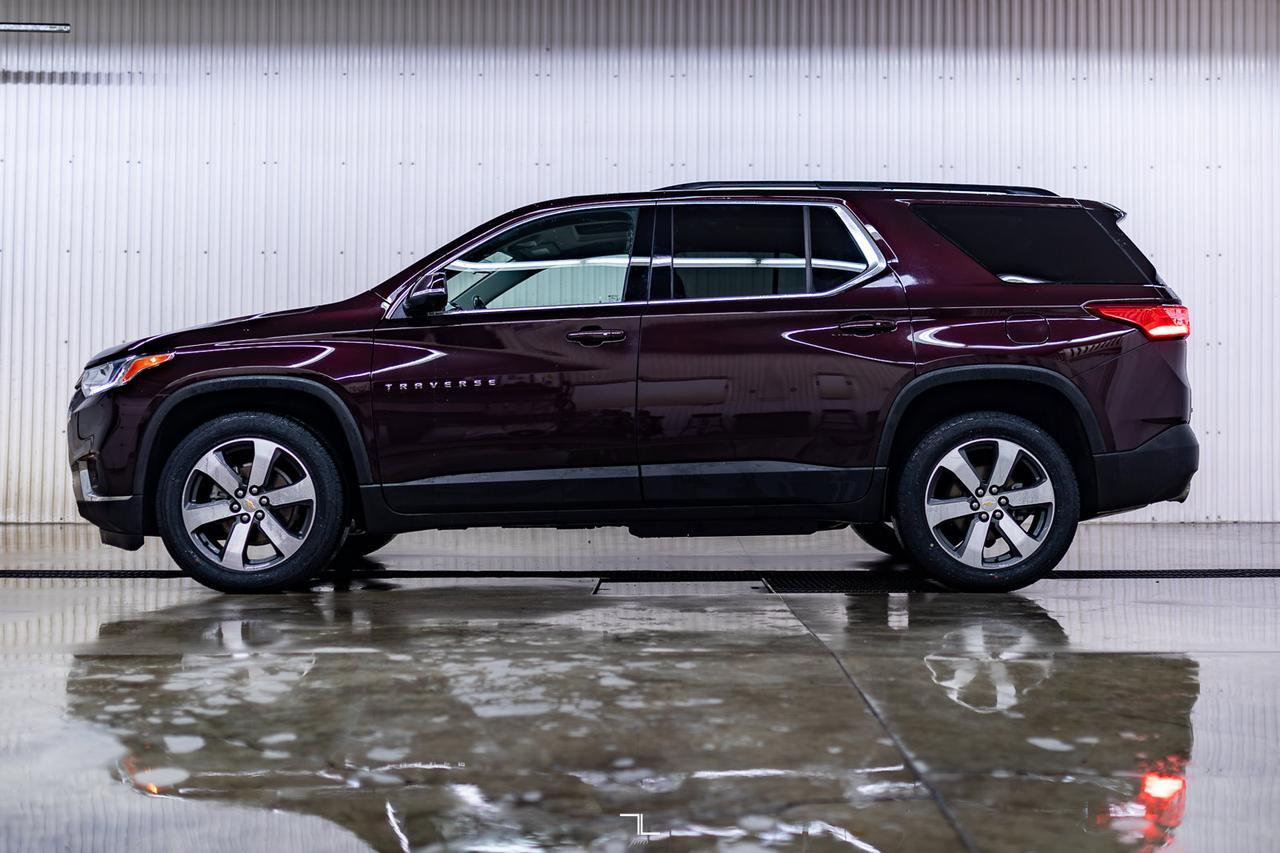 2021 Chevrolet Traverse AWD LT True North Leather Roof Nav Red Deer AB