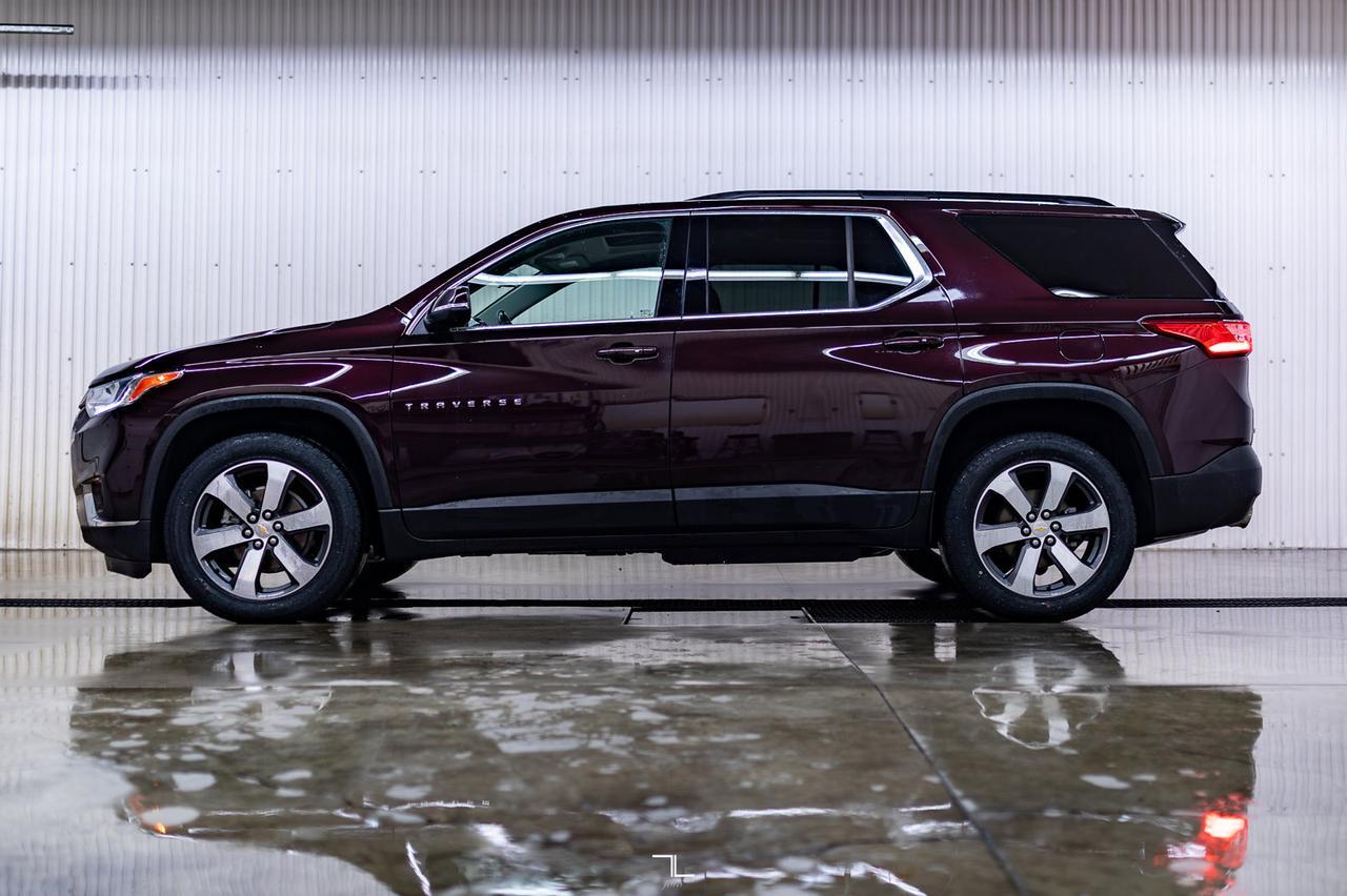 2021 Chevrolet Traverse AWD LT True North Leather Roof Nav Red Deer AB