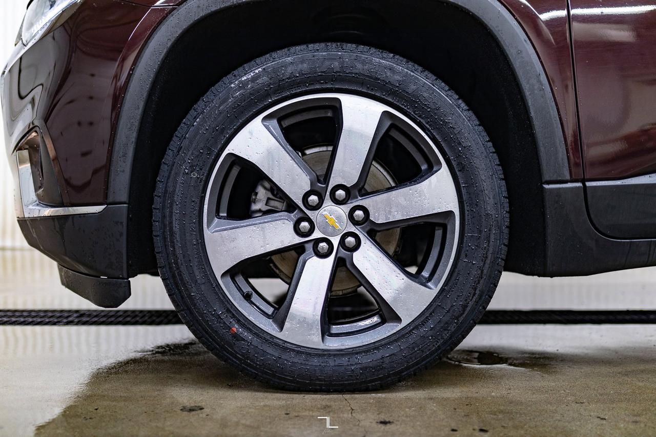 2021 Chevrolet Traverse AWD LT True North Leather Roof Nav Red Deer AB